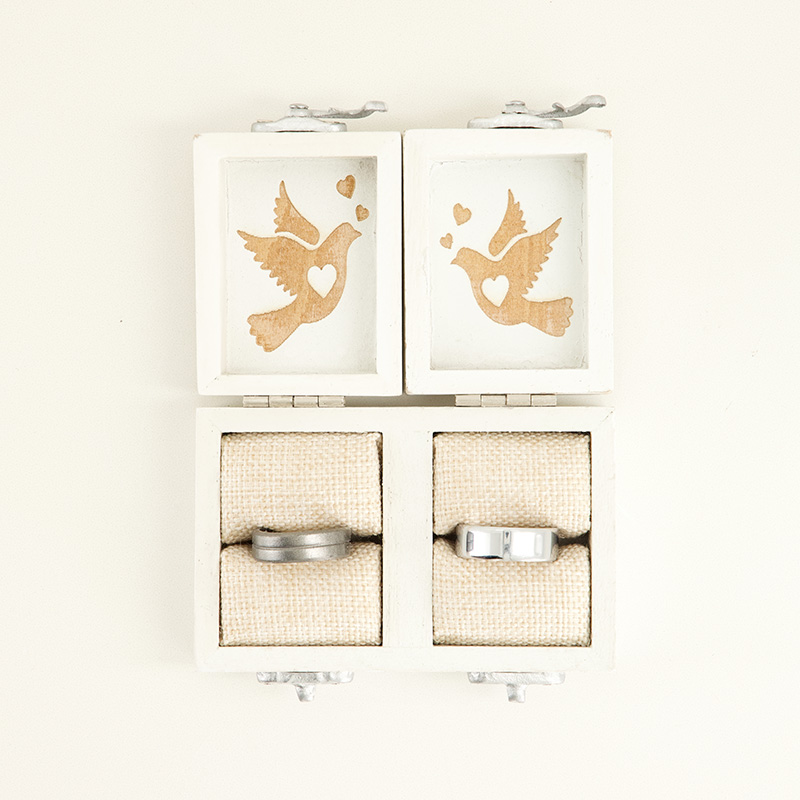 Mr. and Mrs. Ring Box - Image 3