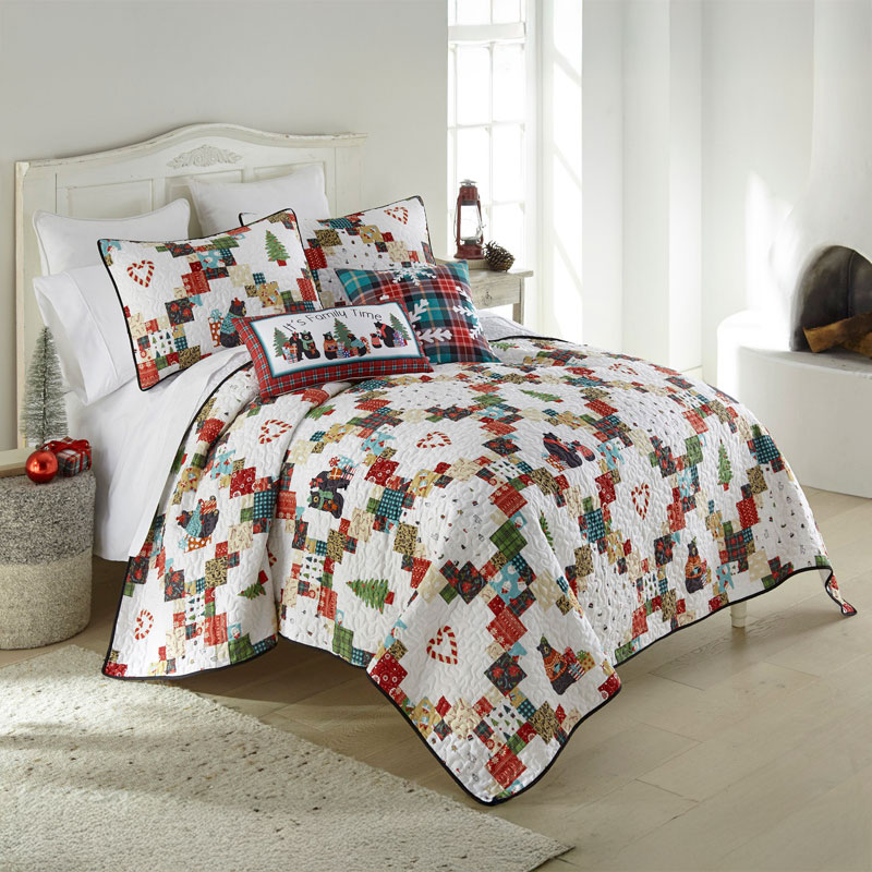 Your Lifestyle Holiday Love 3 Piece Queen Quilt Set